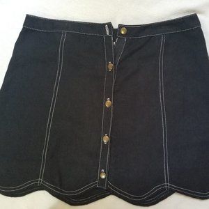 Poema small black button up skirt